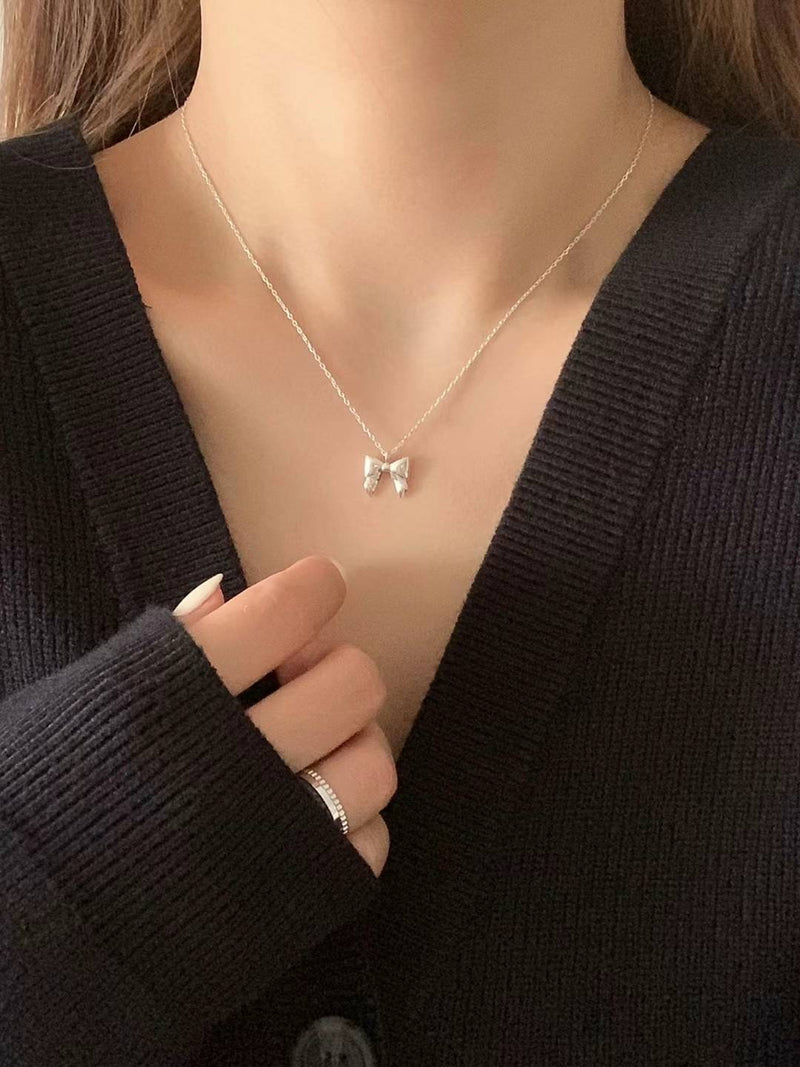 KITCHY RIBBON NECKLACE