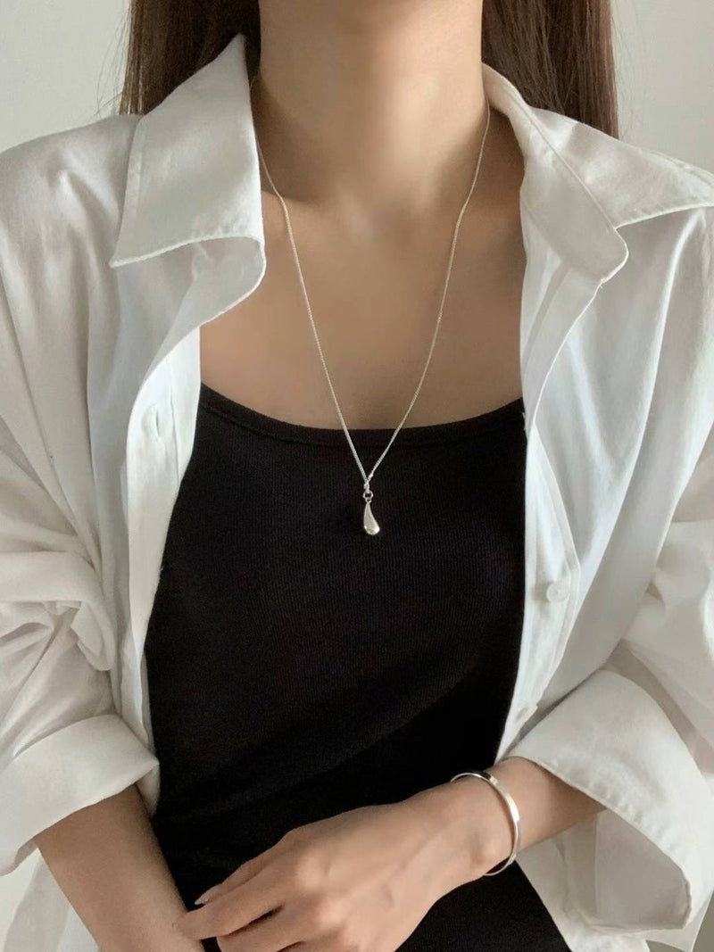 BOLD DROP LONG NECKLACE