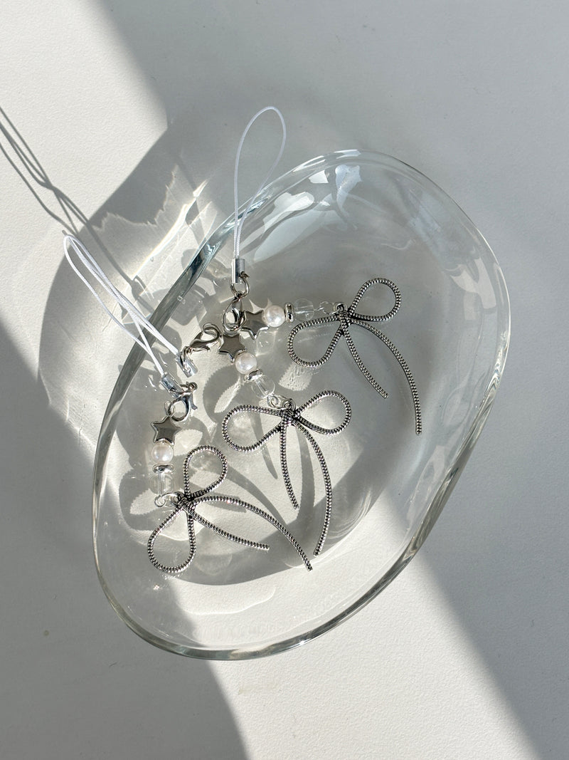 METALLIC RIBBON KEY CHAIN