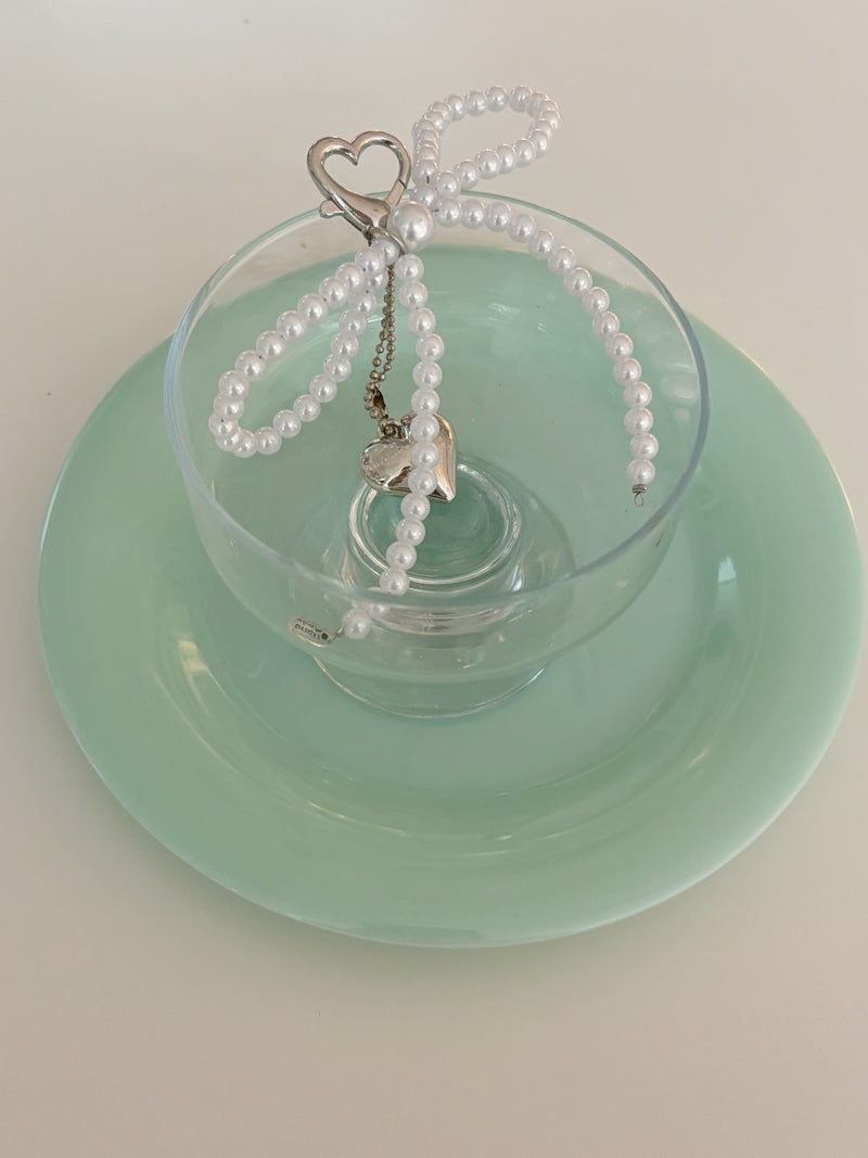 PEARL RIBBON KEY CHAIN