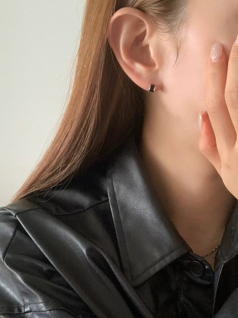 CURVE SILVER EARRINGS