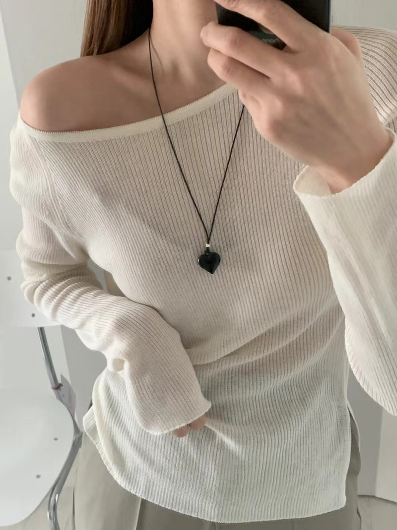 LOVE ME NOT NECKLACE