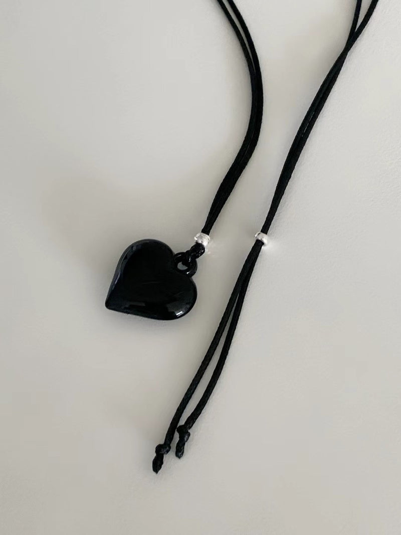 LOVE ME NOT NECKLACE