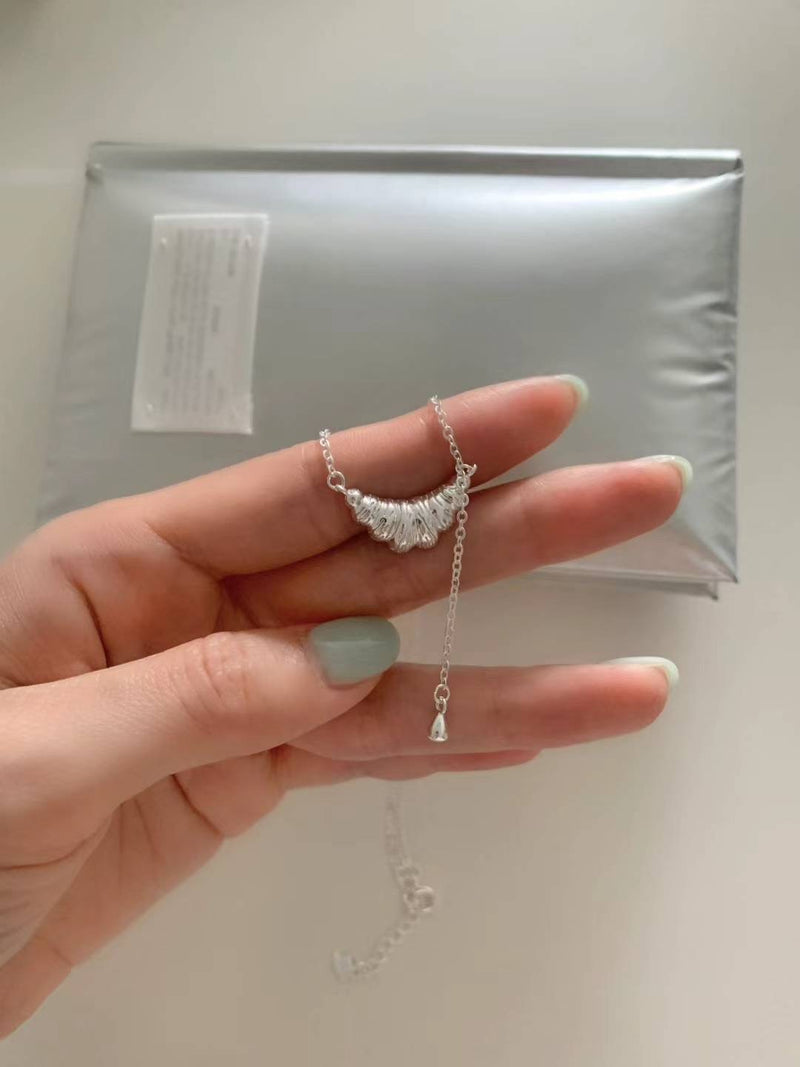 CRUSHENT NECKLACE