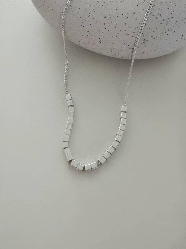 SILVER GRID NECKLACE