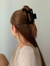 VELVET SQUARE HAIR CLIP