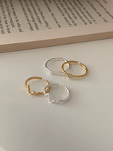 SERENE SWIRL RING