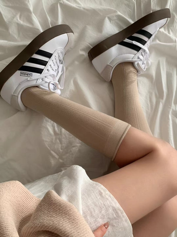 SHEER STRETCH KNEE SOCKS