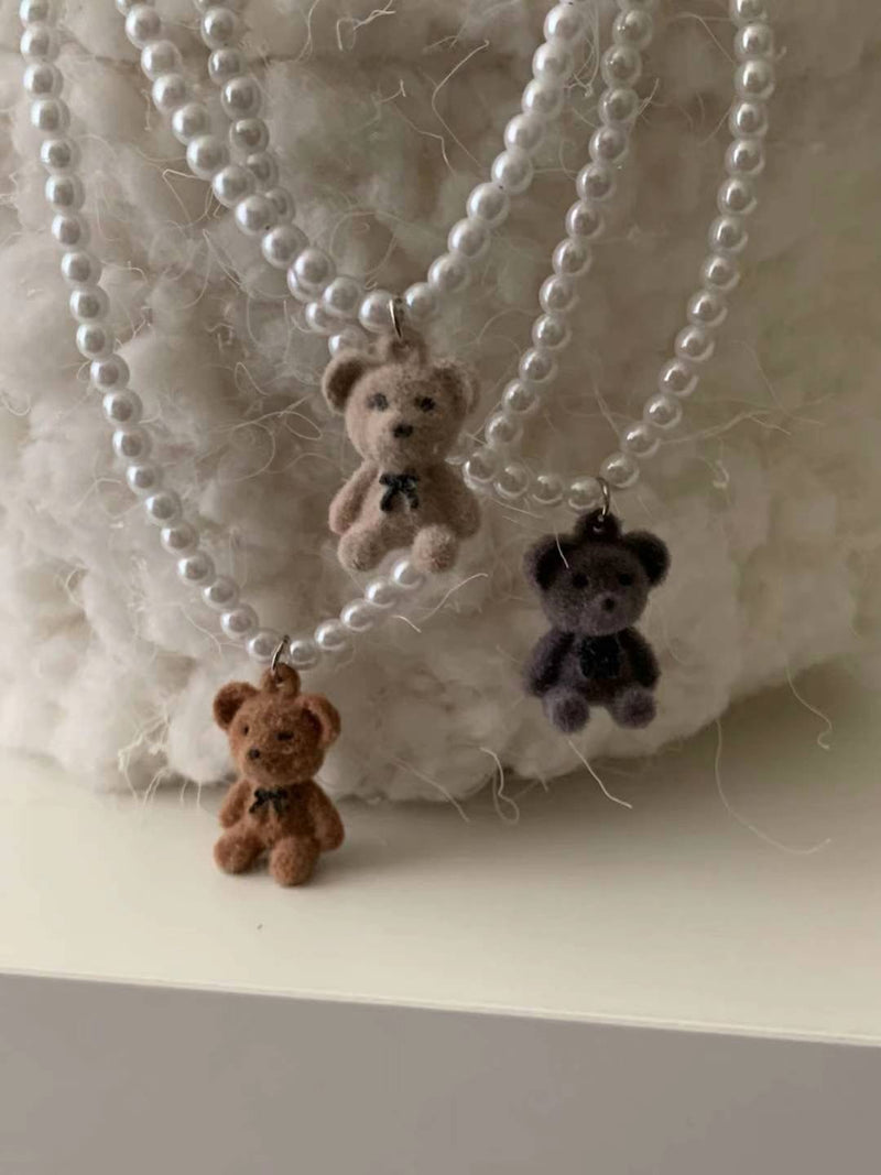 VELVET BEAR PEARL NECKLACE
