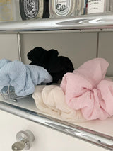 PLEATED CLOUD SCRUNCHIE