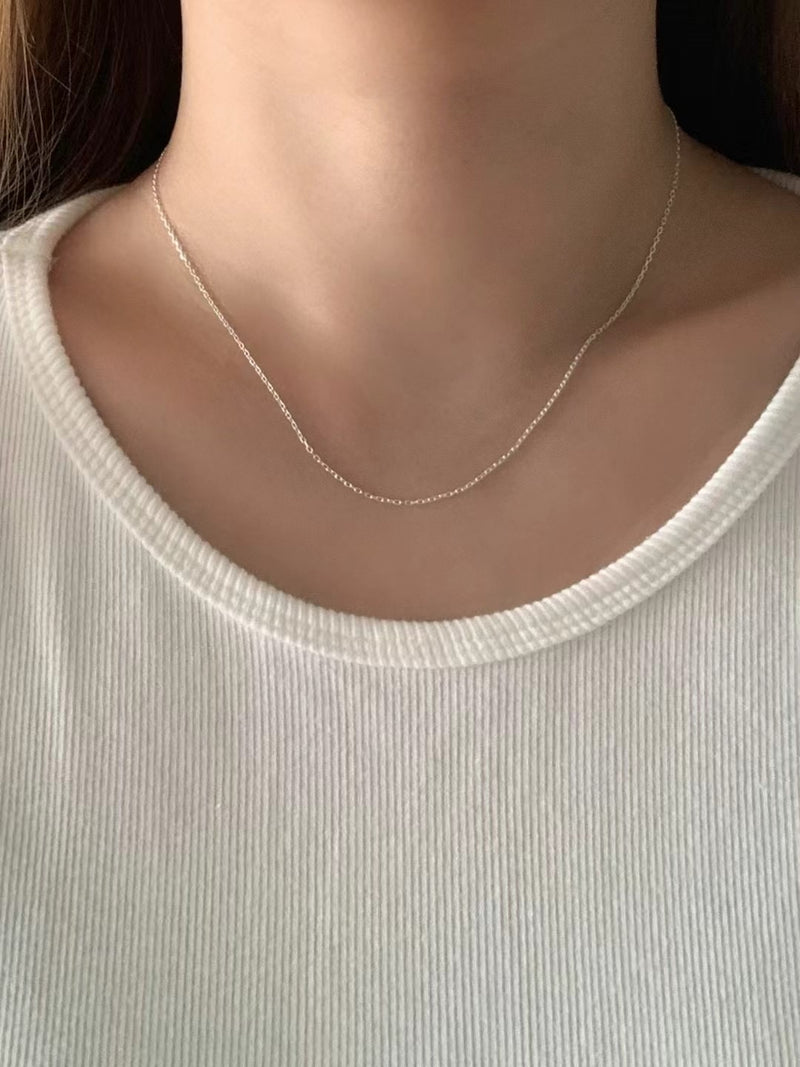 BASIC CHAIN NECKLACE