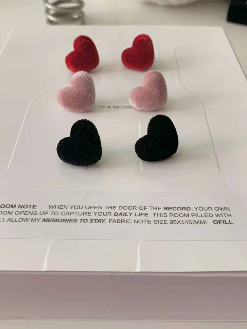 VELVET HEART EARRINGS