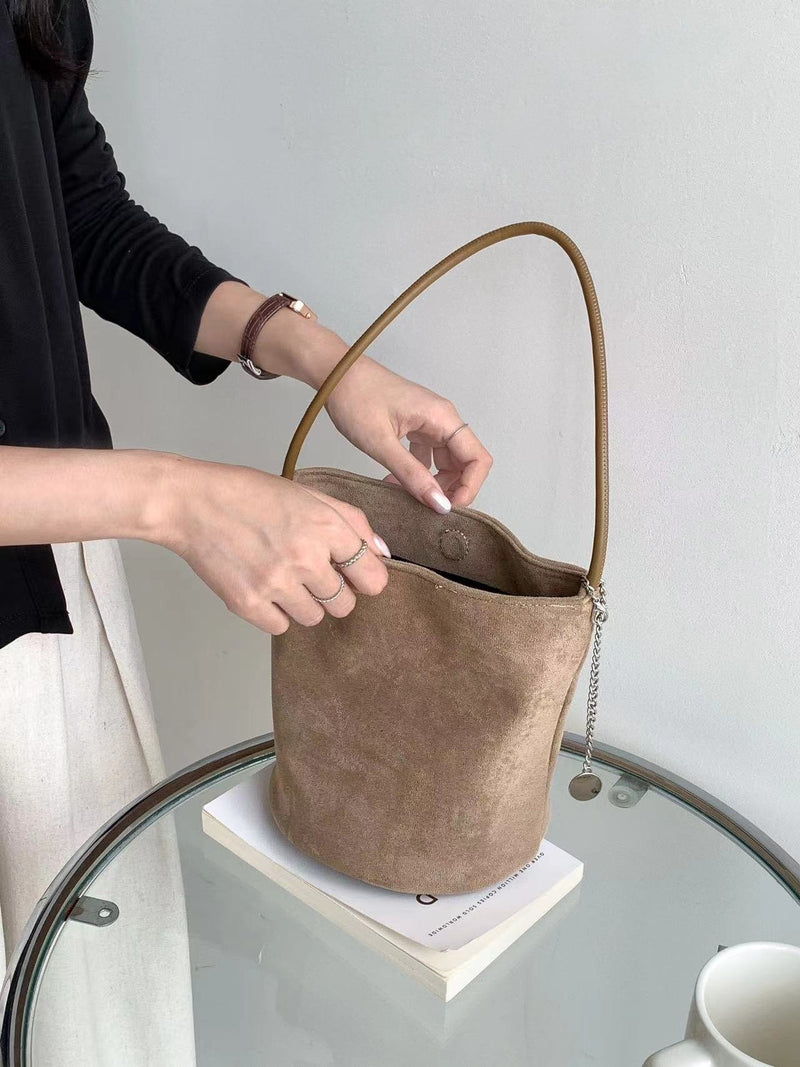 BUCKET TOTE BAG