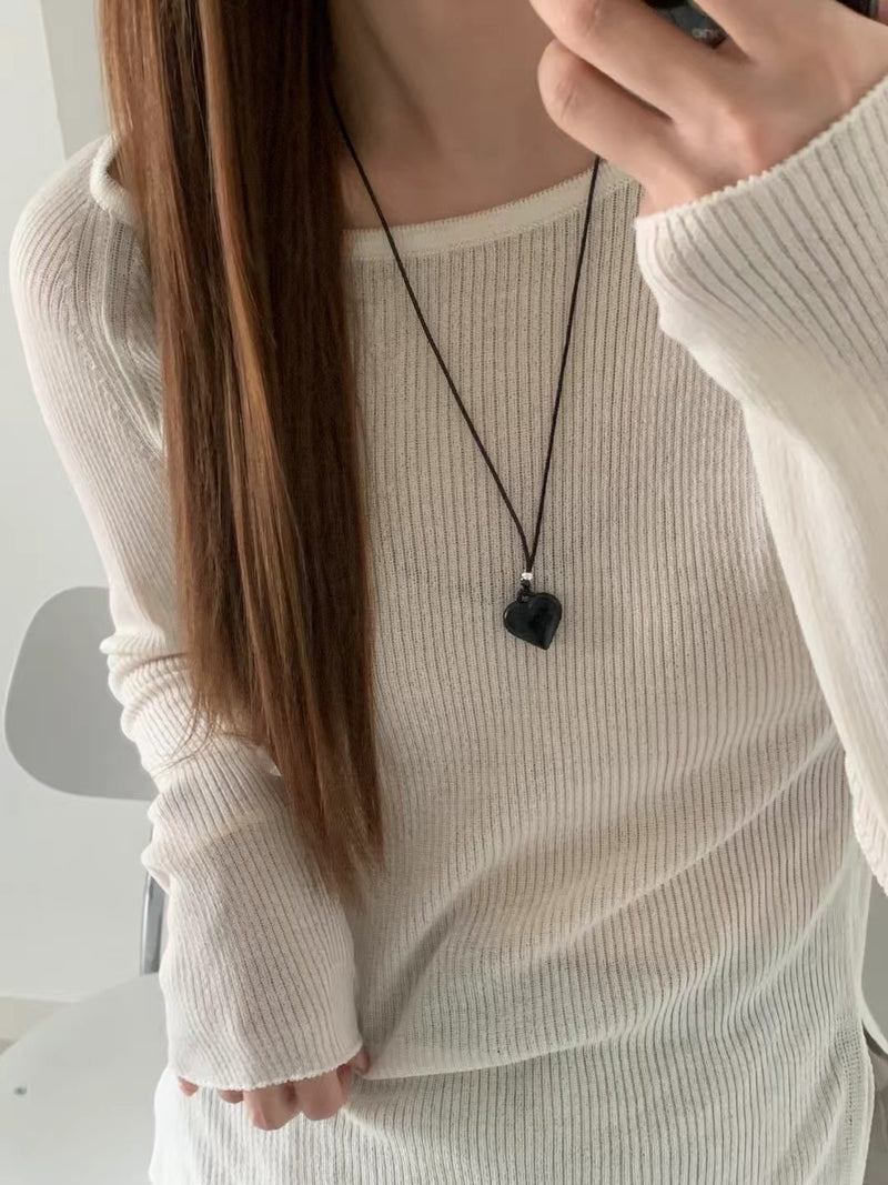 LOVE ME NOT NECKLACE