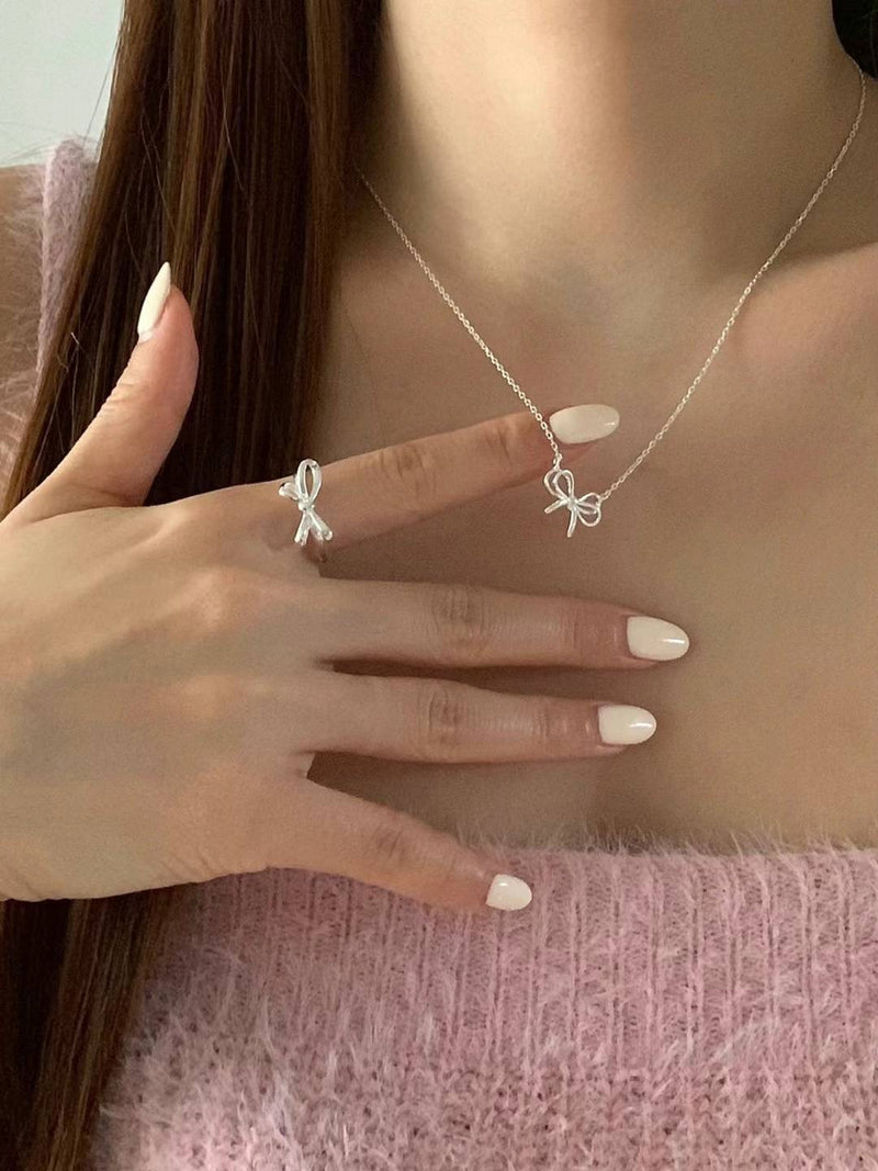 VELY RIBBON OEN RING