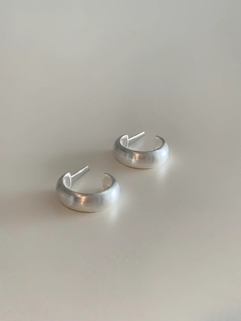CHROME HUG EARRINGS