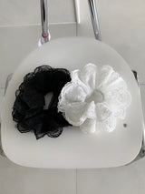 LACE FLUTTER HAIR SCRUNCH