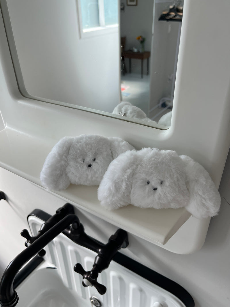 WHITE DOGGY KEY RING