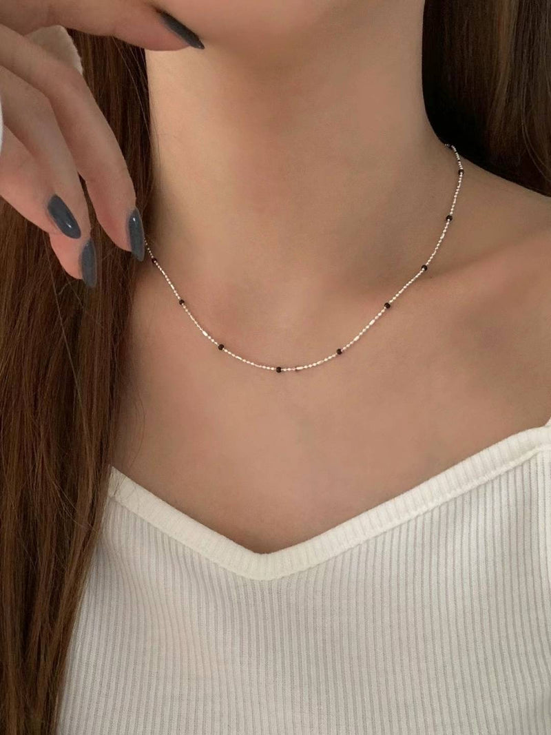 BLACK BALL N SILVER NECKLACE