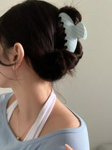 COASTAL BLUE STRIPE HAIR CLAW