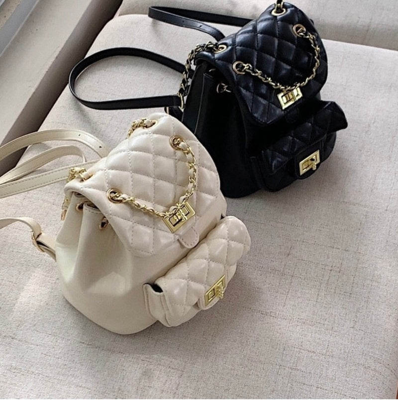 QUILTING CHAIN BACKPACK