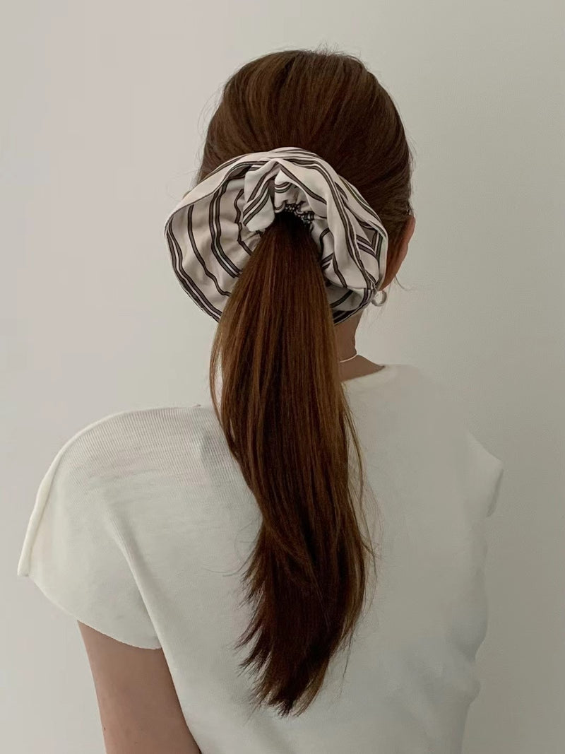 SWEET STRIPE HAIR SCRUNCH