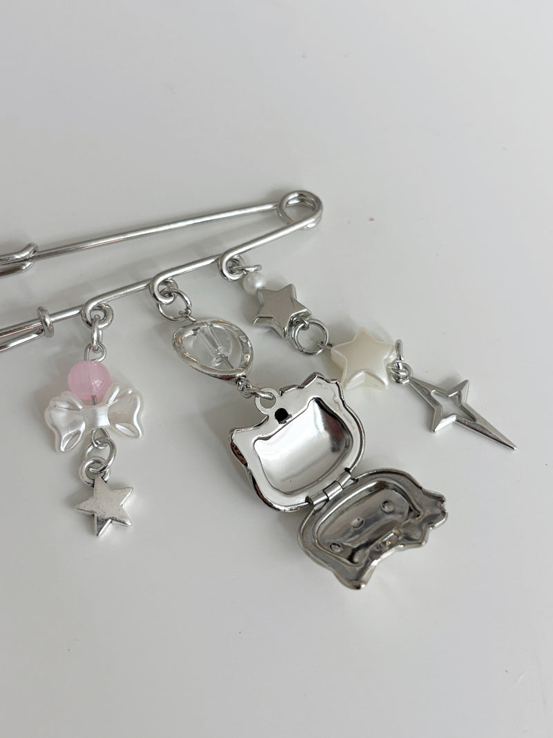 KITTY STAR PIN