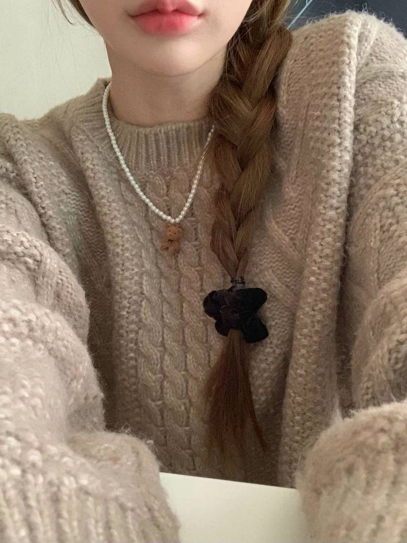 VELVET BEAR PEARL NECKLACE