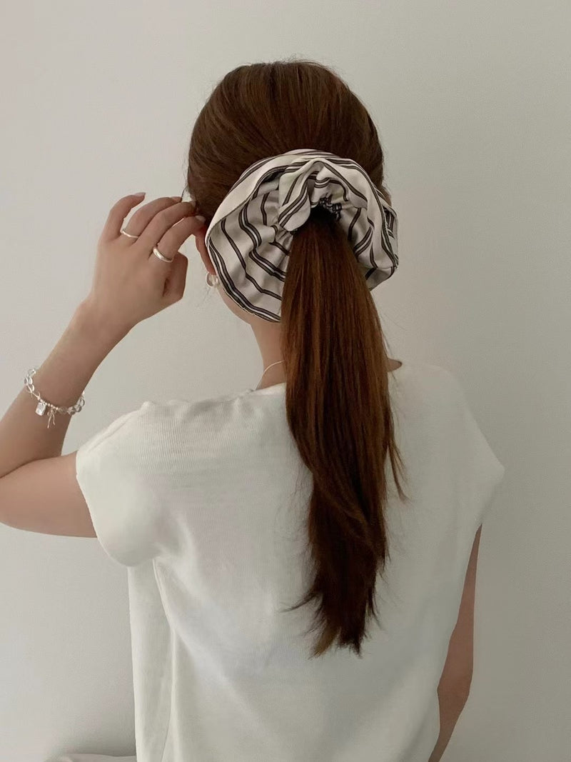 SWEET STRIPE HAIR SCRUNCH