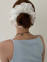 LACE FLUTTER HAIR SCRUNCH