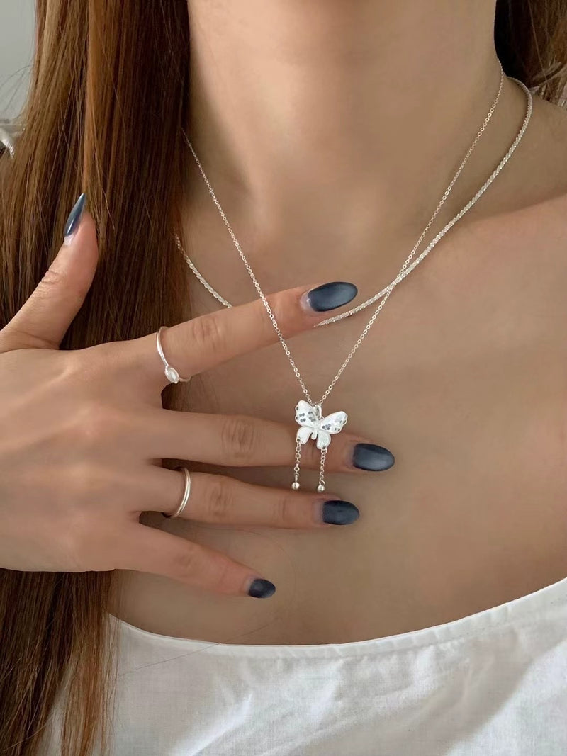 FLUTTERLINE NECKLACE