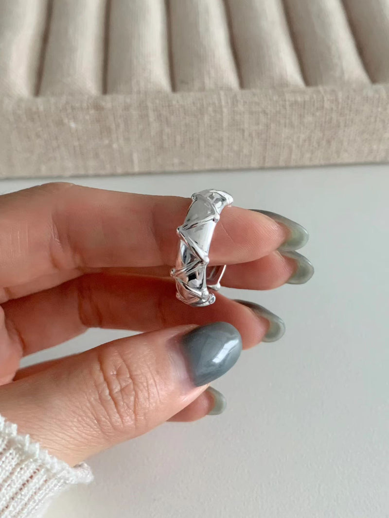 QUILTED CROWN SILVER RING