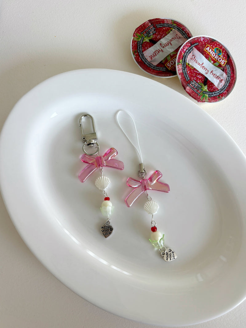 WHITE SHELL KEY CHAIN