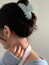 COASTAL BLUE STRIPE HAIR CLAW