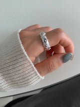 QUILTED CROWN SILVER RING
