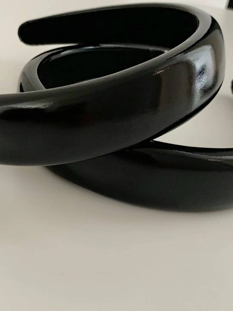 BLACK GLOSSY HAIRBAND