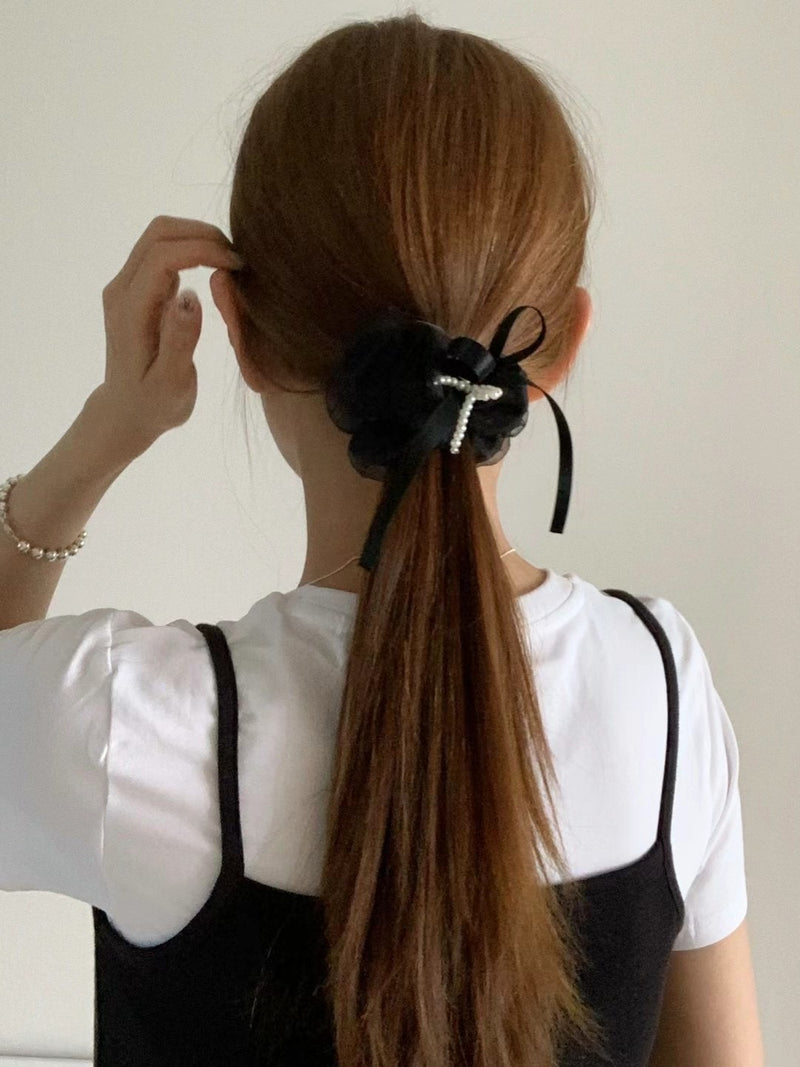 SOFT BLOOOM SCRUNCHIE