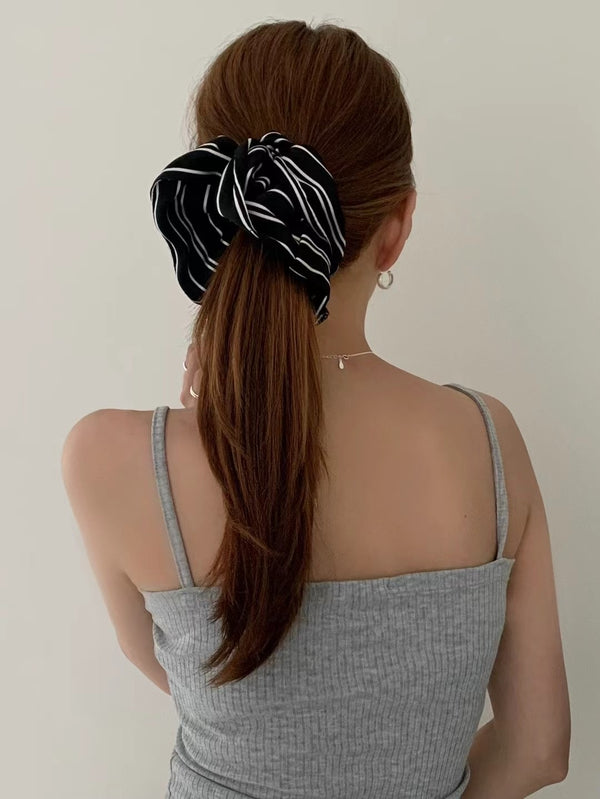 SWEET STRIPE HAIR SCRUNCH