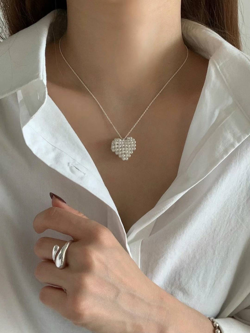 ROSHU PEARL NECKLACE