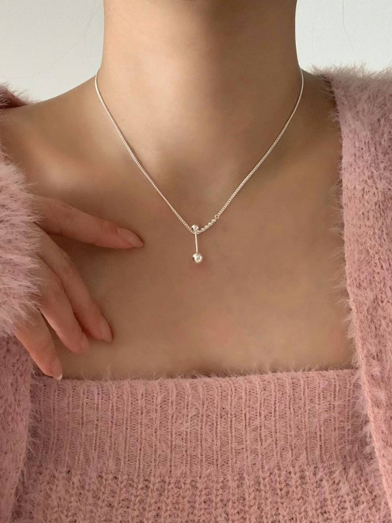 UNIQUE BALL NECKLACE