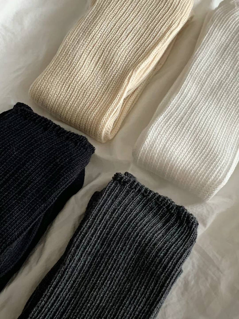 LOOSE FIT LONG SOCKS