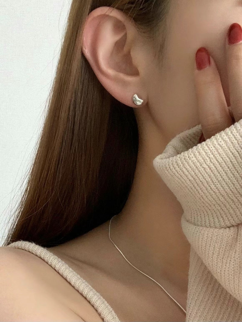 CHIC POD EARRINGS