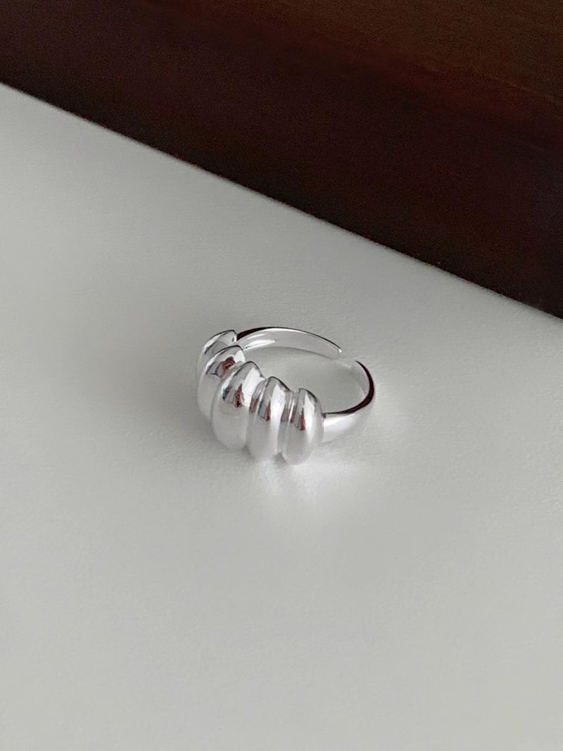 PUMPKIN CURVE RING