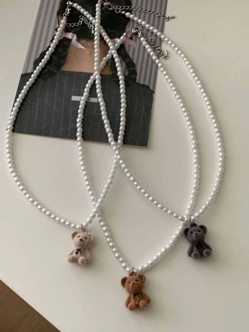 VELVET BEAR PEARL NECKLACE