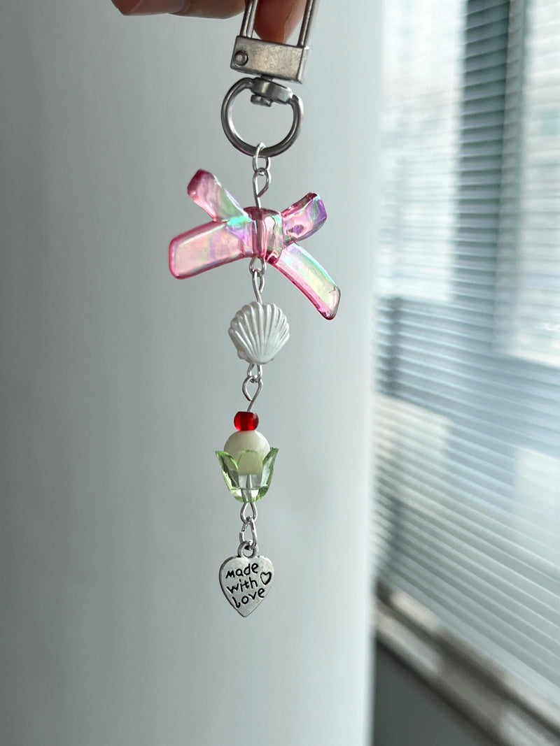 WHITE SHELL KEY CHAIN
