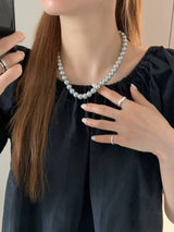 EBON ELEGANCE NECKLACE