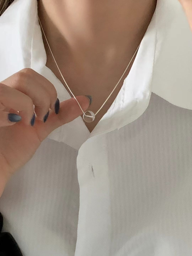 CLEAR BLOOM NECKLACE