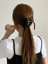 SOFT BLOOOM SCRUNCHIE