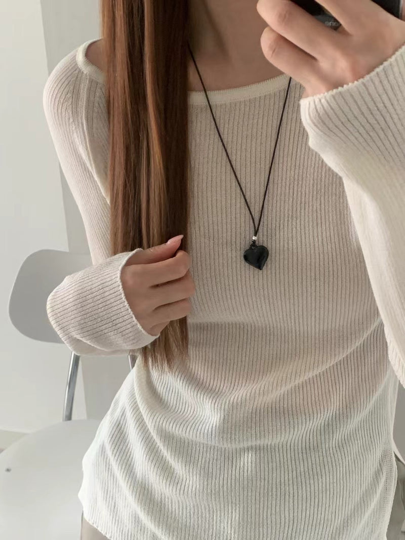 LOVE ME NOT NECKLACE