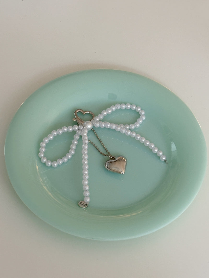 PEARL RIBBON KEY CHAIN